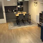 Apartment Nahorevska *